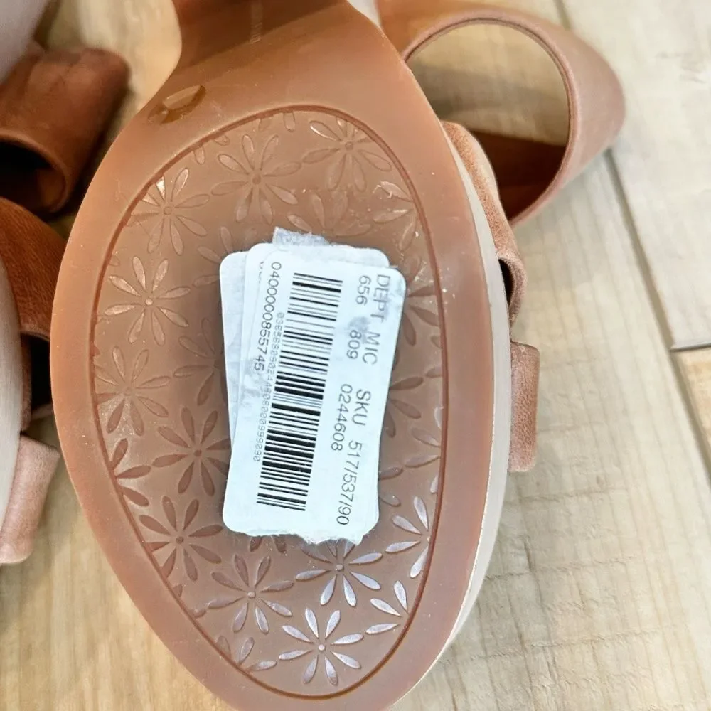 NWT Chelsea Violet Kapri Leather Platform Heels Sandals 9 1/2